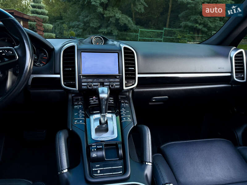 Внедорожник / Кроссовер Porsche Cayenne 2015 в Тернополе