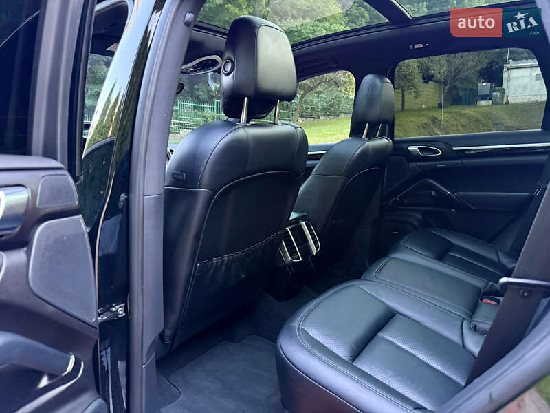 Внедорожник / Кроссовер Porsche Cayenne 2015 в Тернополе
