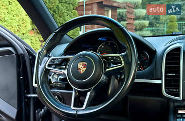 Позашляховик / Кросовер Porsche Cayenne 2015 в 