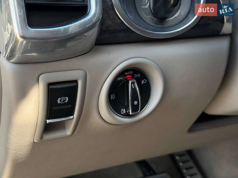 Внедорожник / Кроссовер Porsche Cayenne 2010 в Кривом Роге