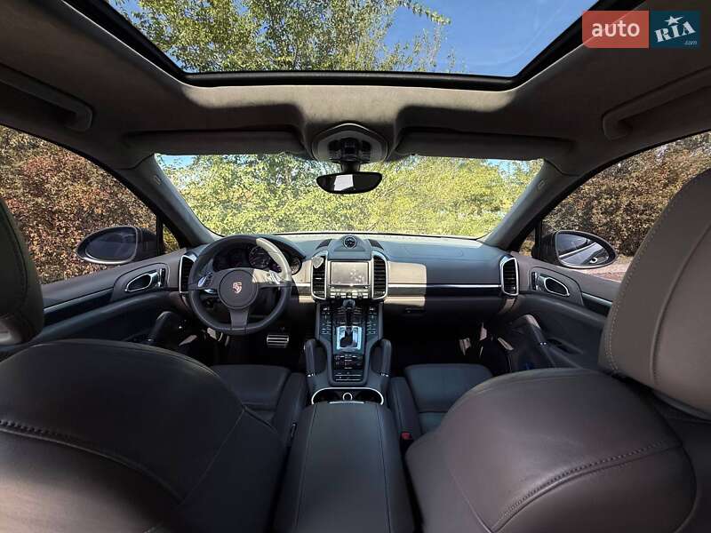 Внедорожник / Кроссовер Porsche Cayenne 2010 в Кривом Роге