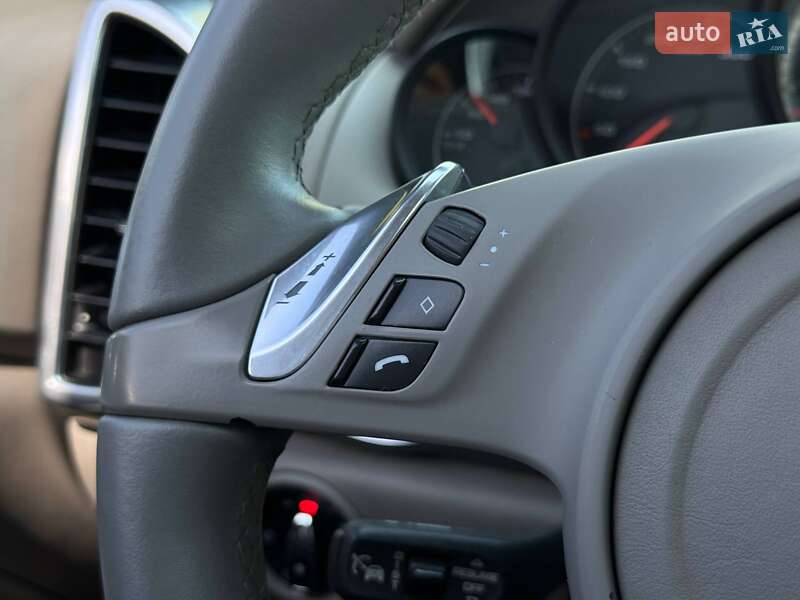 Внедорожник / Кроссовер Porsche Cayenne 2010 в Кривом Роге