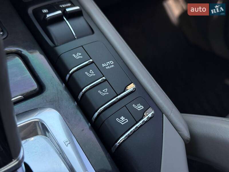 Внедорожник / Кроссовер Porsche Cayenne 2010 в Кривом Роге