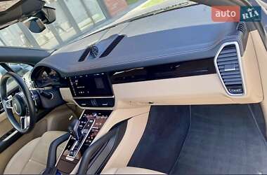 Позашляховик / Кросовер Porsche Cayenne 2018 в 
