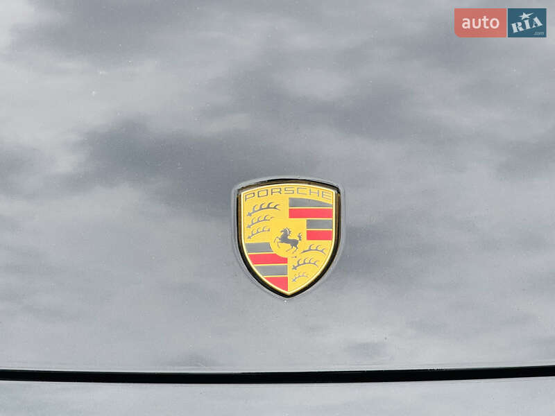 Позашляховик / Кросовер Porsche Cayenne 2018 в Мукачевому