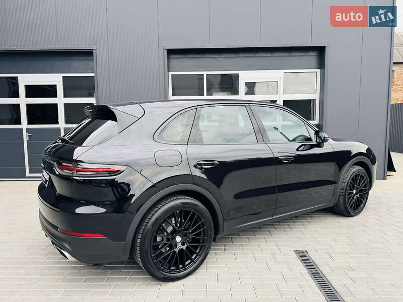 Позашляховик / Кросовер Porsche Cayenne 2018 в Мукачевому