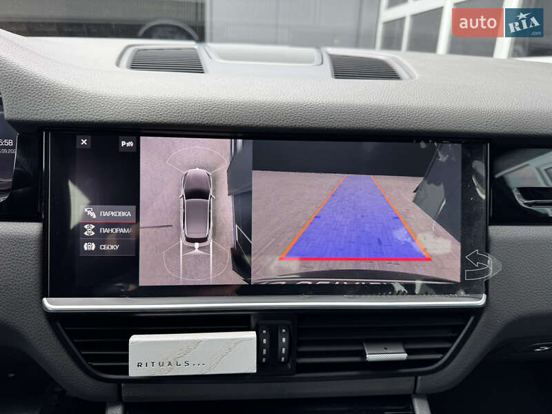 Позашляховик / Кросовер Porsche Cayenne 2018 в Мукачевому