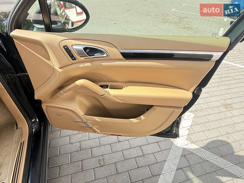 Внедорожник / Кроссовер Porsche Cayenne 2012 в Киеве фото 29 Внедорожник / Кроссовер Porsche Cayenne 2012 в Киеве