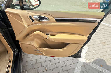 Внедорожник / Кроссовер Porsche Cayenne 2012 в 