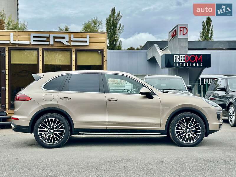Внедорожник / Кроссовер Porsche Cayenne 2015 в Киеве фото 5 Внедорожник / Кроссовер Porsche Cayenne 2015 в Киеве