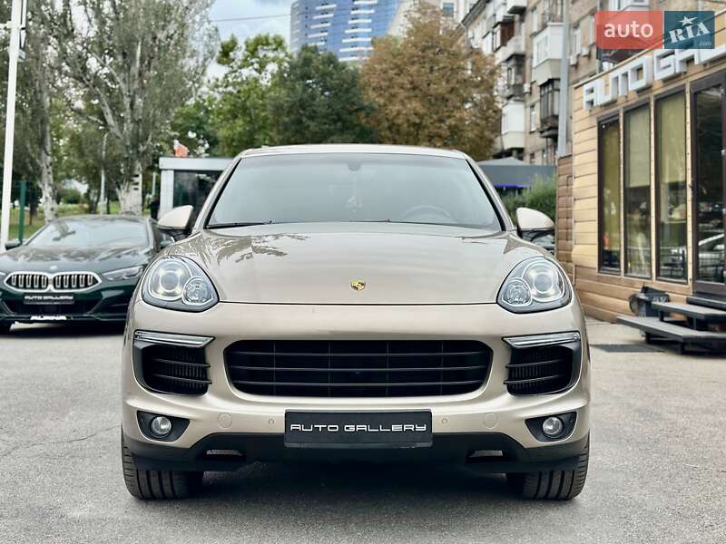 Внедорожник / Кроссовер Porsche Cayenne 2015 в Киеве фото 9 Внедорожник / Кроссовер Porsche Cayenne 2015 в Киеве