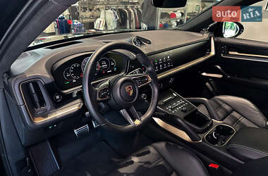 Внедорожник / Кроссовер Porsche Cayenne 2024 в 