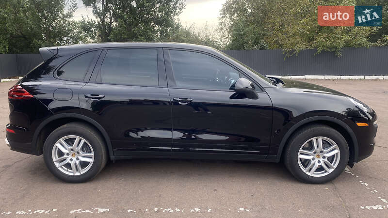 Позашляховик / Кросовер Porsche Cayenne 2016 в Чернігові