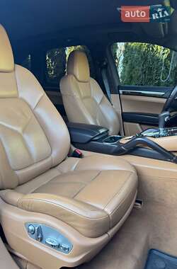 Позашляховик / Кросовер Porsche Cayenne 2013 в 