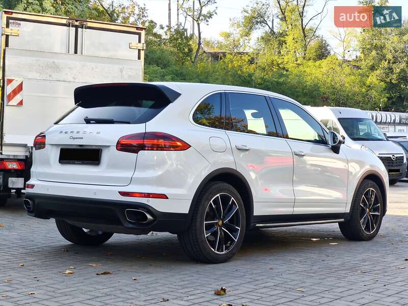 Внедорожник / Кроссовер Porsche Cayenne 2016 в Днепре фото 7 Внедорожник / Кроссовер Porsche Cayenne 2016 в Днепре