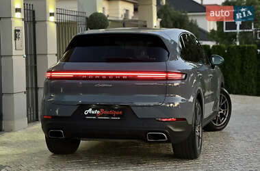 Позашляховик / Кросовер Porsche Cayenne 2023 в 