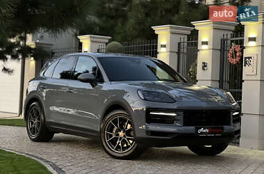 Позашляховик / Кросовер Porsche Cayenne 2023 в 