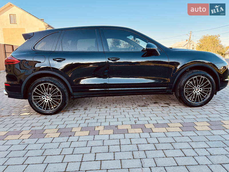 Внедорожник / Кроссовер Porsche Cayenne 2015 в Бродах