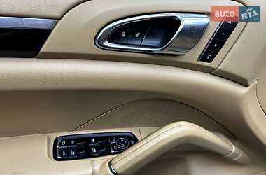 Внедорожник / Кроссовер Porsche Cayenne 2018 в 