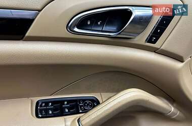 Внедорожник / Кроссовер Porsche Cayenne 2013 в 