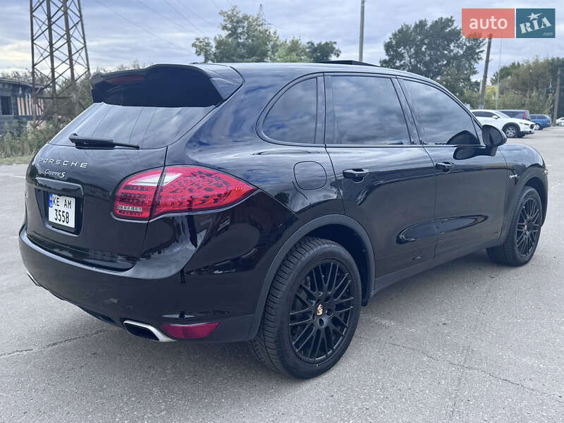 Позашляховик / Кросовер Porsche Cayenne 2014 в Харкові