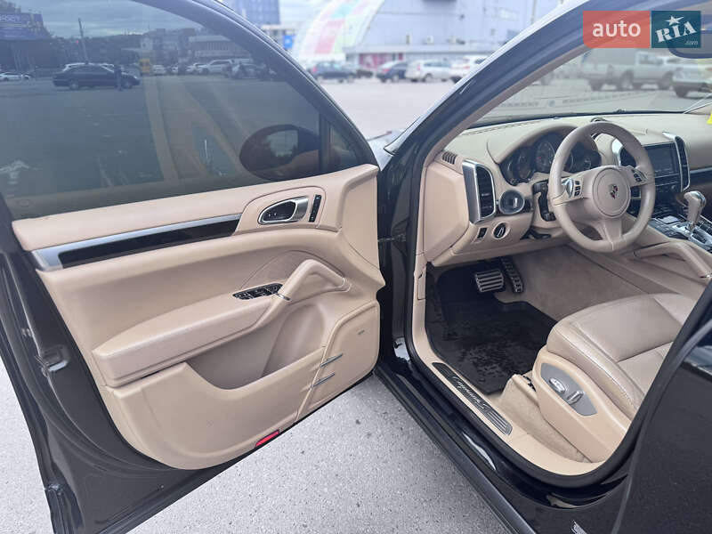 Позашляховик / Кросовер Porsche Cayenne 2014 в Харкові