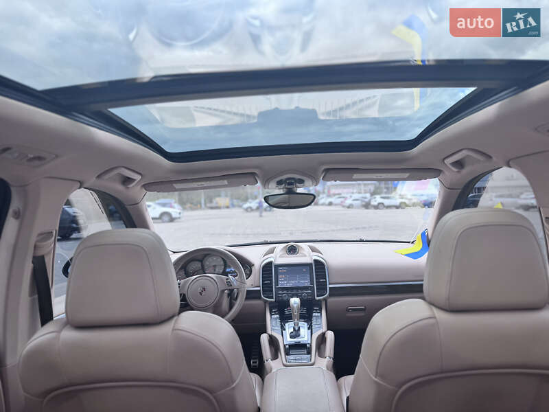 Позашляховик / Кросовер Porsche Cayenne 2014 в Харкові