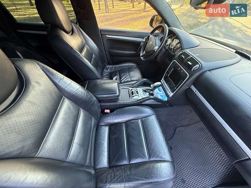 Внедорожник / Кроссовер Porsche Cayenne 2003 в Запорожье