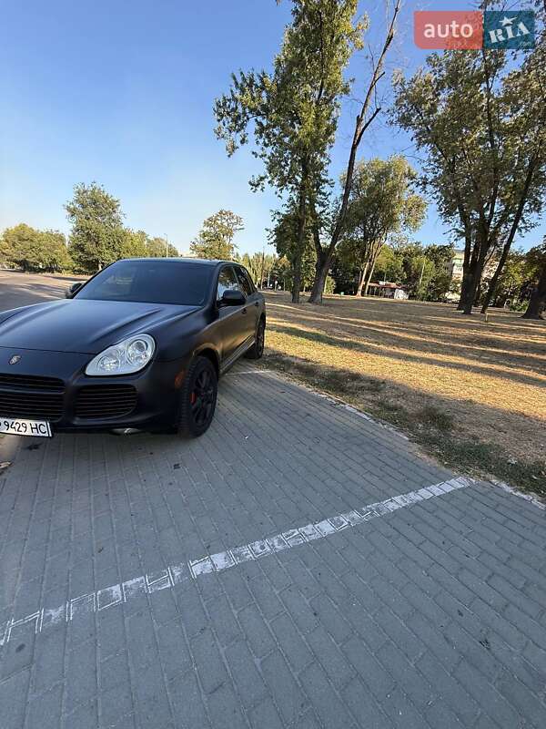 Внедорожник / Кроссовер Porsche Cayenne 2003 в Запорожье