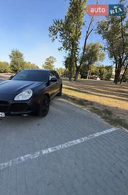 Внедорожник / Кроссовер Porsche Cayenne 2003 в 