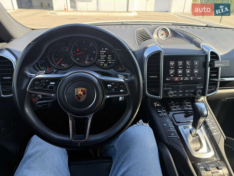 Внедорожник / Кроссовер Porsche Cayenne 2016 в Луцке