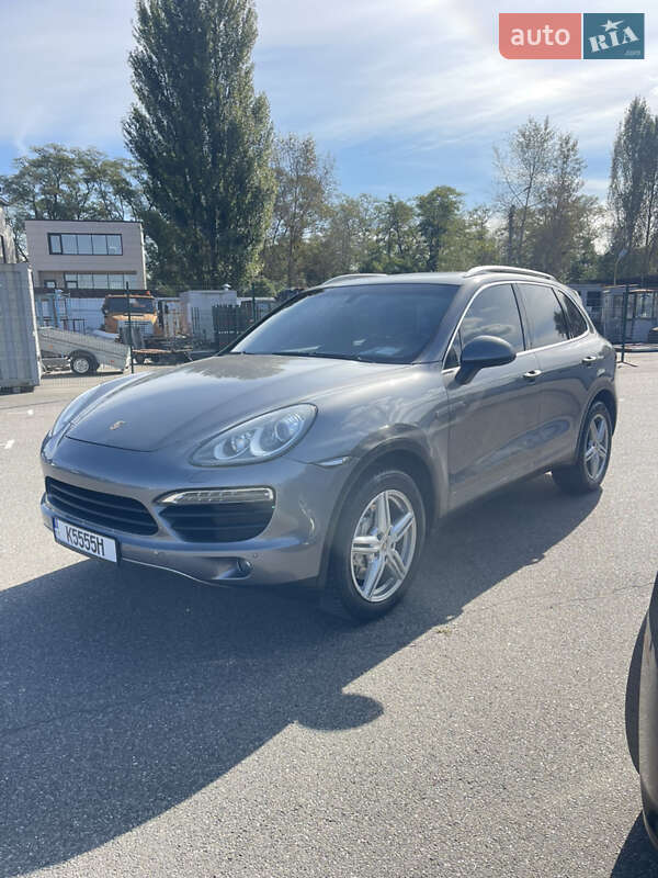 Внедорожник / Кроссовер Porsche Cayenne 2010 в 