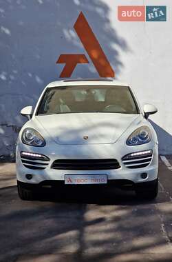 Внедорожник / Кроссовер Porsche Cayenne 2011 в 
