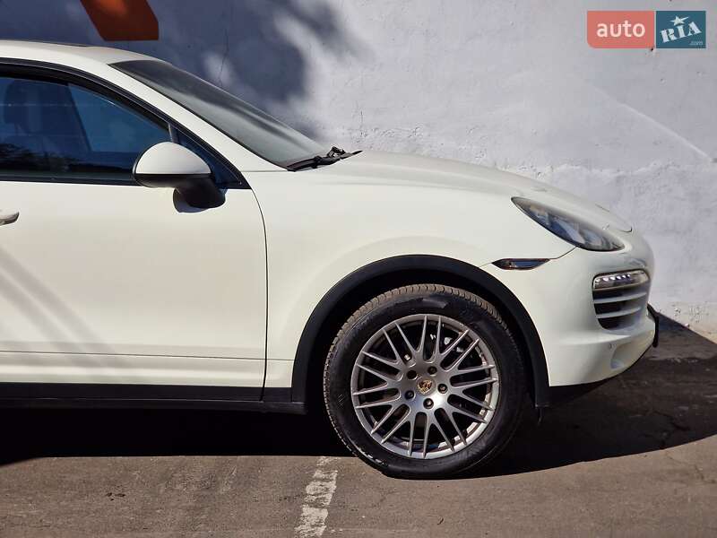 Внедорожник / Кроссовер Porsche Cayenne 2011 в Одессе