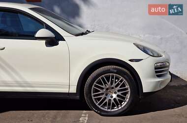 Внедорожник / Кроссовер Porsche Cayenne 2011 в 