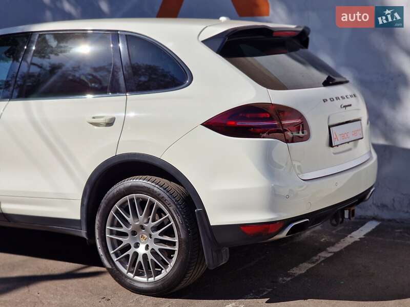 Внедорожник / Кроссовер Porsche Cayenne 2011 в Одессе