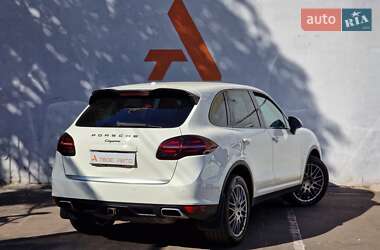 Внедорожник / Кроссовер Porsche Cayenne 2011 в 