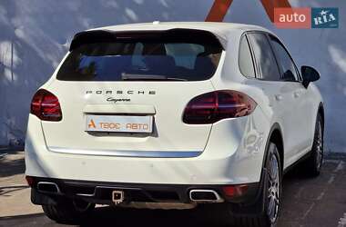 Внедорожник / Кроссовер Porsche Cayenne 2011 в 