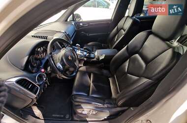 Внедорожник / Кроссовер Porsche Cayenne 2011 в 