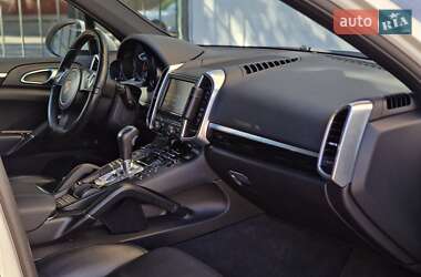 Внедорожник / Кроссовер Porsche Cayenne 2011 в 
