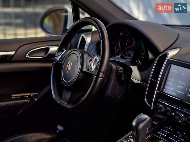 Внедорожник / Кроссовер Porsche Cayenne 2011 в Одессе