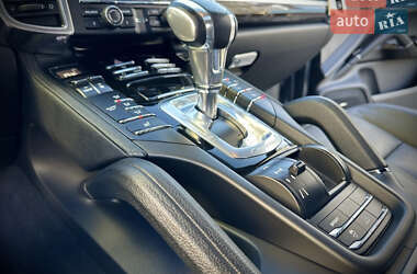 Позашляховик / Кросовер Porsche Cayenne 2013 в 