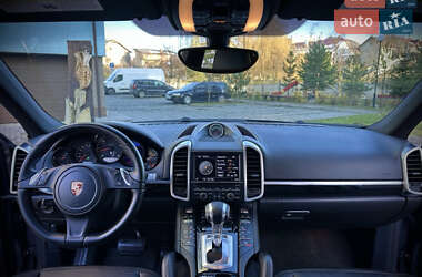Позашляховик / Кросовер Porsche Cayenne 2013 в 