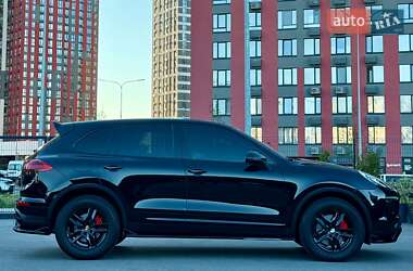 Позашляховик / Кросовер Porsche Cayenne 2016 в 