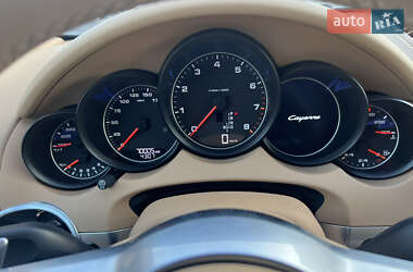 Позашляховик / Кросовер Porsche Cayenne 2016 в 