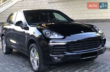 Внедорожник / Кроссовер Porsche Cayenne 2015 в 