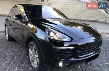 Позашляховик / Кросовер Porsche Cayenne 2015 в Одесі