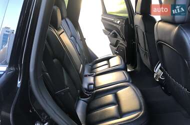 Внедорожник / Кроссовер Porsche Cayenne 2015 в 