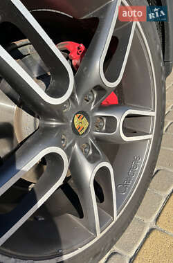 Внедорожник / Кроссовер Porsche Cayenne 2011 в 