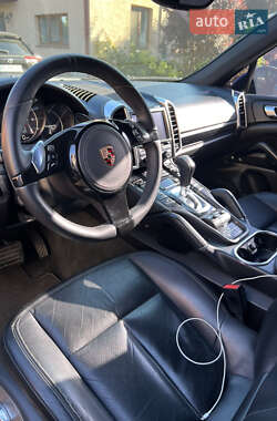 Внедорожник / Кроссовер Porsche Cayenne 2011 в 